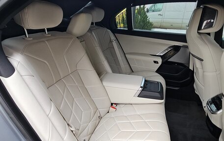 BMW 7 серия, 2022 год, 10 200 000 рублей, 17 фотография