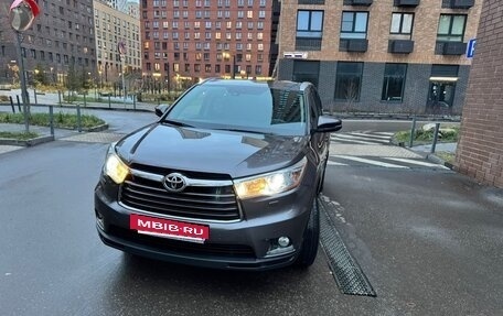 Toyota Highlander III, 2014 год, 3 150 000 рублей, 2 фотография