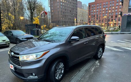 Toyota Highlander III, 2014 год, 3 150 000 рублей, 8 фотография