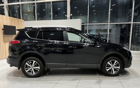 Toyota RAV4, 2017 год, 2 390 000 рублей, 6 фотография
