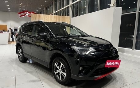 Toyota RAV4, 2017 год, 2 390 000 рублей, 7 фотография