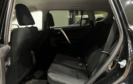 Toyota RAV4, 2017 год, 2 390 000 рублей, 24 фотография