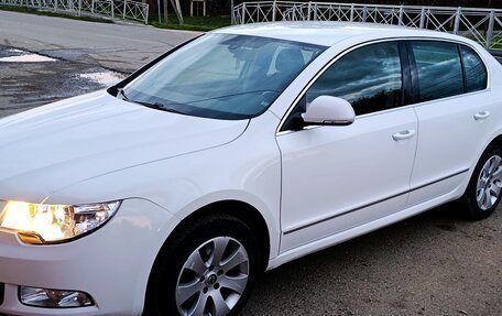 Skoda Superb III рестайлинг, 2011 год, 900 000 рублей, 2 фотография