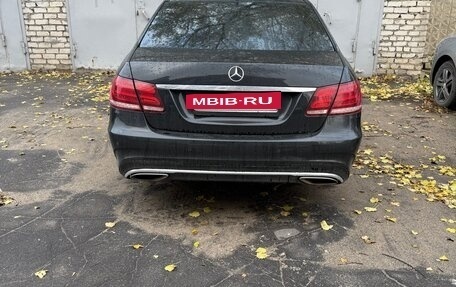 Mercedes-Benz E-Класс, 2015 год, 2 500 000 рублей, 3 фотография