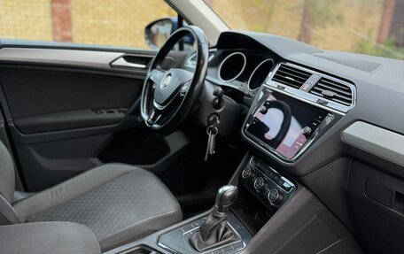 Volkswagen Tiguan II, 2019 год, 2 150 000 рублей, 14 фотография