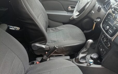 Renault Logan II, 2016 год, 820 000 рублей, 13 фотография