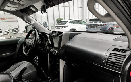 Toyota Land Cruiser Prado 150 рестайлинг 2, 2013 год, 2 150 000 рублей, 13 фотография