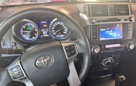 Toyota Land Cruiser Prado 150 рестайлинг 2, 2017 год, 5 200 000 рублей, 10 фотография