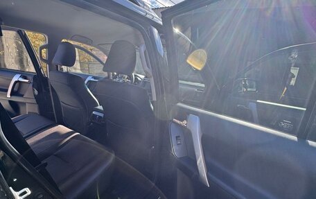 Toyota Land Cruiser Prado 150 рестайлинг 2, 2017 год, 5 200 000 рублей, 8 фотография