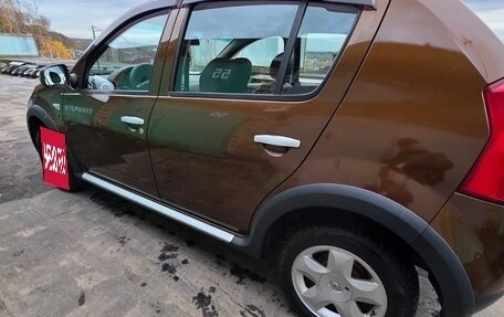 Renault Sandero I, 2013 год, 550 000 рублей, 2 фотография