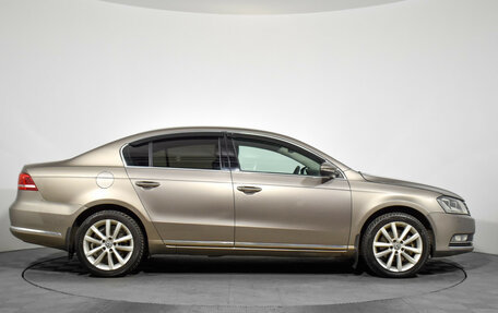 Volkswagen Passat B7, 2011 год, 759 000 рублей, 4 фотография