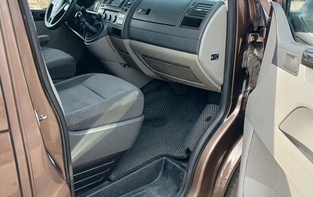 Volkswagen Caravelle T5, 2011 год, 1 450 000 рублей, 9 фотография