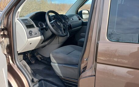 Volkswagen Caravelle T5, 2011 год, 1 450 000 рублей, 16 фотография