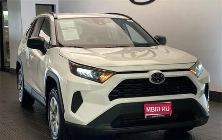 Toyota RAV4, 2021 год, 3 000 000 рублей, 1 фотография