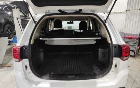 Mitsubishi Outlander III рестайлинг 3, 2018 год, 1 900 000 рублей, 7 фотография