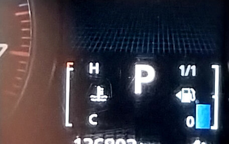 Mitsubishi Outlander III рестайлинг 3, 2018 год, 1 900 000 рублей, 14 фотография