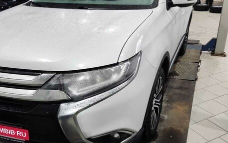 Mitsubishi Outlander III рестайлинг 3, 2018 год, 1 900 000 рублей, 4 фотография