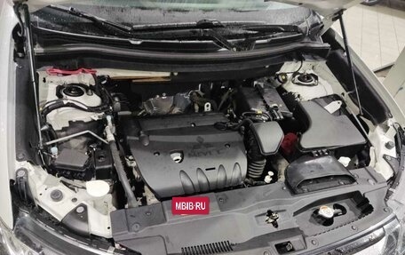 Mitsubishi Outlander III рестайлинг 3, 2018 год, 1 900 000 рублей, 5 фотография