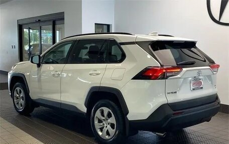 Toyota RAV4, 2021 год, 3 000 000 рублей, 3 фотография