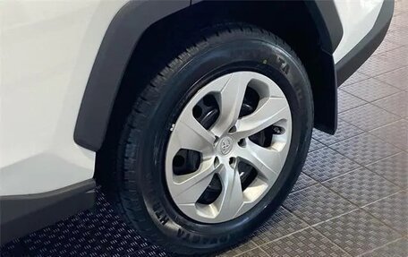 Toyota RAV4, 2021 год, 3 000 000 рублей, 7 фотография