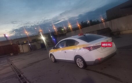 Hyundai Solaris II рестайлинг, 2018 год, 745 000 рублей, 2 фотография
