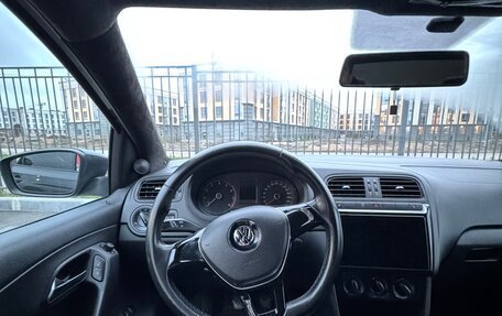 Volkswagen Polo VI (EU Market), 2017 год, 1 050 000 рублей, 13 фотография