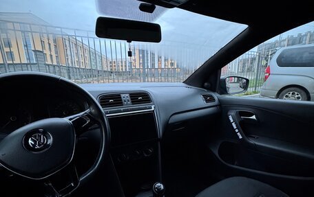 Volkswagen Polo VI (EU Market), 2017 год, 1 050 000 рублей, 14 фотография