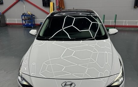 Hyundai Elantra, 2021 год, 1 850 000 рублей, 2 фотография