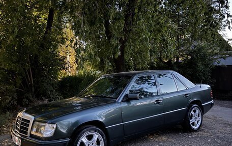 Mercedes-Benz E-Класс, 1992 год, 400 000 рублей, 2 фотография