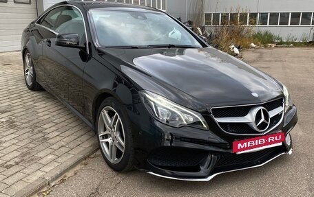 Mercedes-Benz E-Класс, 2015 год, 2 300 000 рублей, 2 фотография