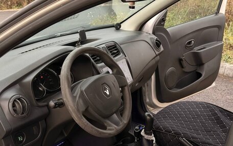 Renault Logan II, 2017 год, 570 000 рублей, 4 фотография