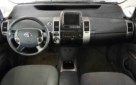 Toyota Prius, 2006 год, 517 000 рублей, 11 фотография