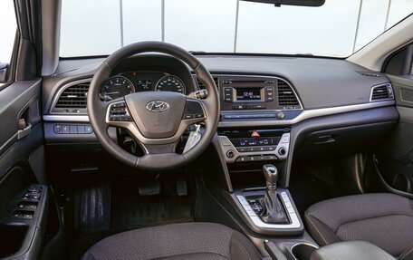 Hyundai Elantra VI рестайлинг, 2016 год, 1 640 000 рублей, 6 фотография