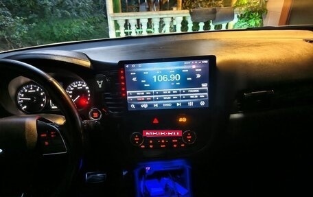 Mitsubishi Outlander III рестайлинг 3, 2015 год, 1 750 000 рублей, 7 фотография