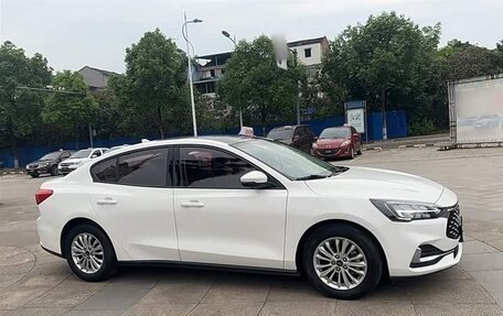 Ford Escort, 2021 год, 1 170 000 рублей, 3 фотография