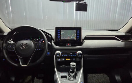 Toyota RAV4, 2021 год, 2 245 000 рублей, 8 фотография