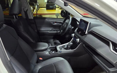 Toyota RAV4, 2021 год, 2 245 000 рублей, 9 фотография