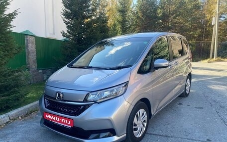 Honda Freed II, 2020 год, 1 400 000 рублей, 2 фотография
