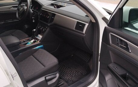 Volkswagen Teramont I, 2018 год, 2 200 000 рублей, 7 фотография