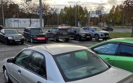 Mazda 323, 1998 год, 140 000 рублей, 3 фотография