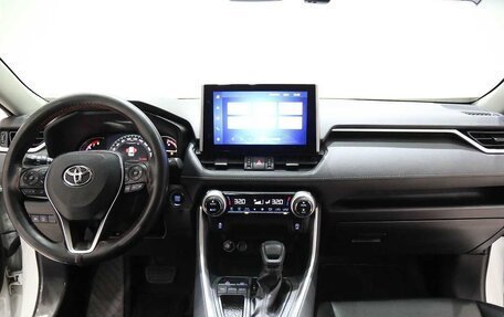 Toyota RAV4, 2021 год, 2 384 000 рублей, 7 фотография