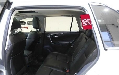 Toyota RAV4, 2021 год, 2 384 000 рублей, 19 фотография