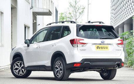 Subaru Forester, 2024 год, 4 300 000 рублей, 8 фотография