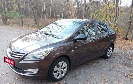 Hyundai Solaris II рестайлинг, 2015 год, 1 070 000 рублей, 6 фотография