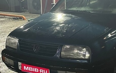 Volkswagen Vento, 1993 год, 140 000 рублей, 1 фотография