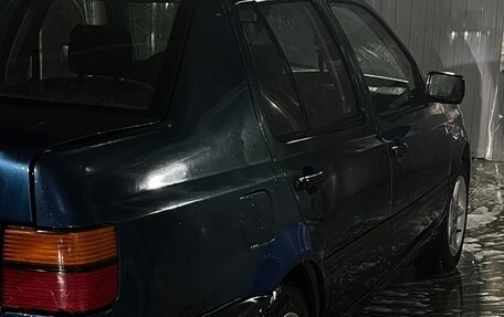 Volkswagen Vento, 1993 год, 140 000 рублей, 4 фотография