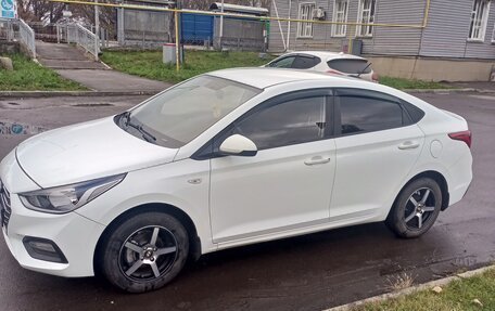 Hyundai Solaris II рестайлинг, 2017 год, 1 150 000 рублей, 2 фотография