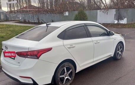 Hyundai Solaris II рестайлинг, 2017 год, 1 150 000 рублей, 4 фотография