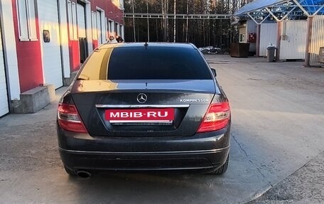 Mercedes-Benz C-Класс, 2009 год, 900 000 рублей, 3 фотография