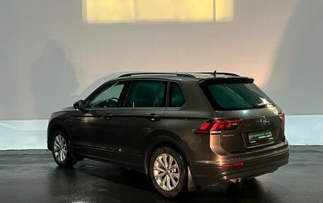 Volkswagen Tiguan II, 2019 год, 1 945 000 рублей, 6 фотография